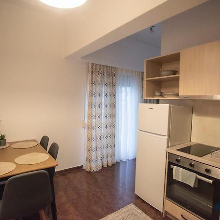 Explore Greece From Lovely City Centre Apartment Chalkís المظهر الخارجي الصورة
